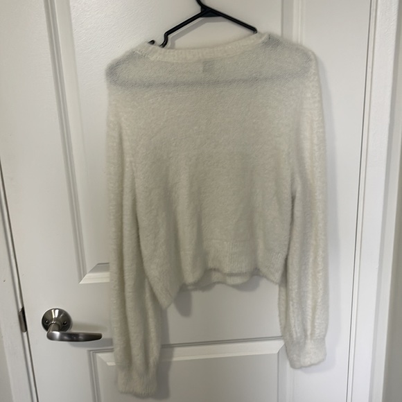 Fluffy long sleeve crop top - Picture 2 of 4